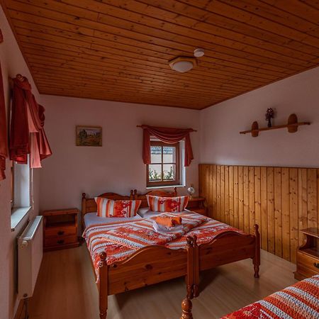 Pension Und Gaststaette Zur Knappenschaenke Thermalbad Wiesenbad Экстерьер фото