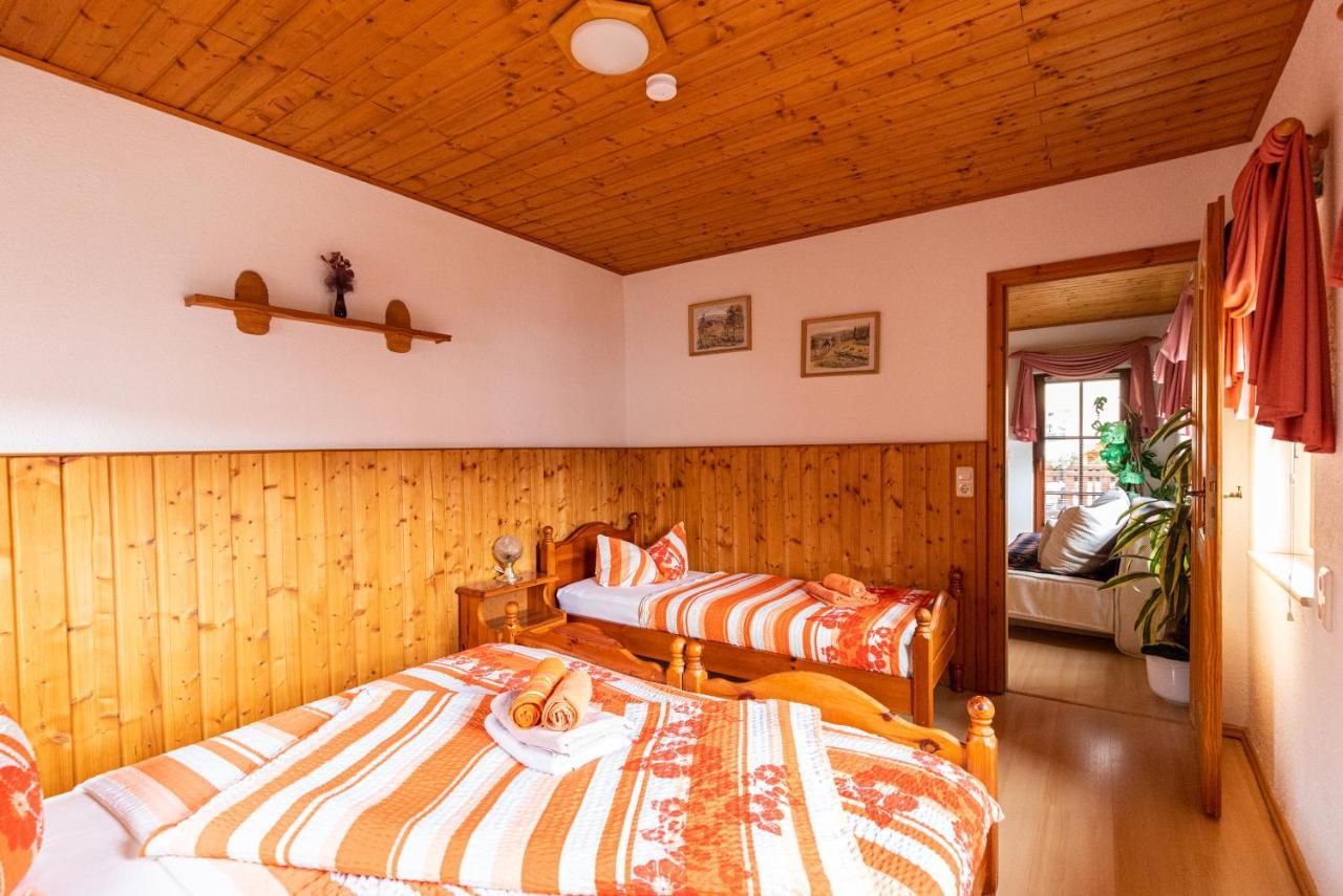 Pension Und Gaststaette Zur Knappenschaenke Thermalbad Wiesenbad Экстерьер фото