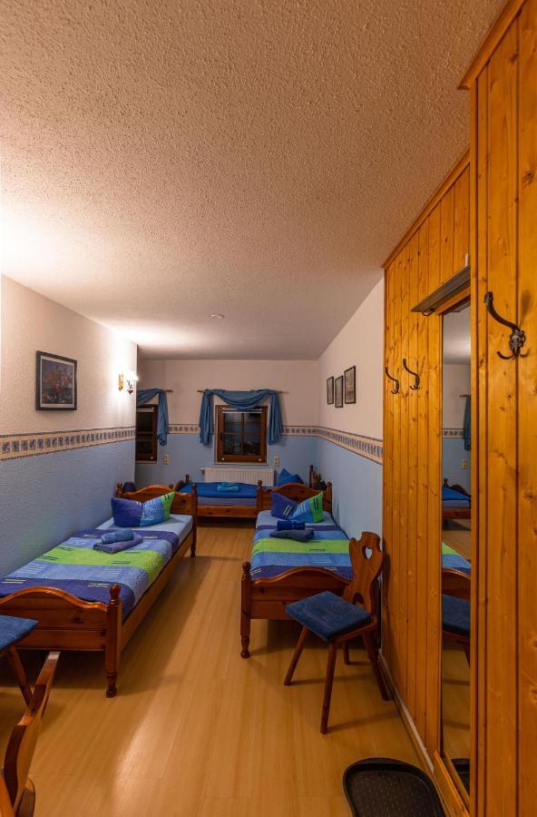 Pension Und Gaststaette Zur Knappenschaenke Thermalbad Wiesenbad Экстерьер фото